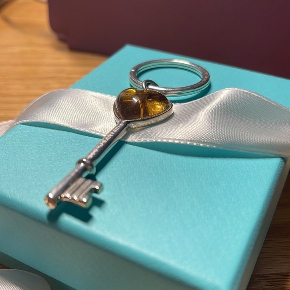 Tiffany and co. 2 inch citrine heart key vintage - Picture 5 of 8